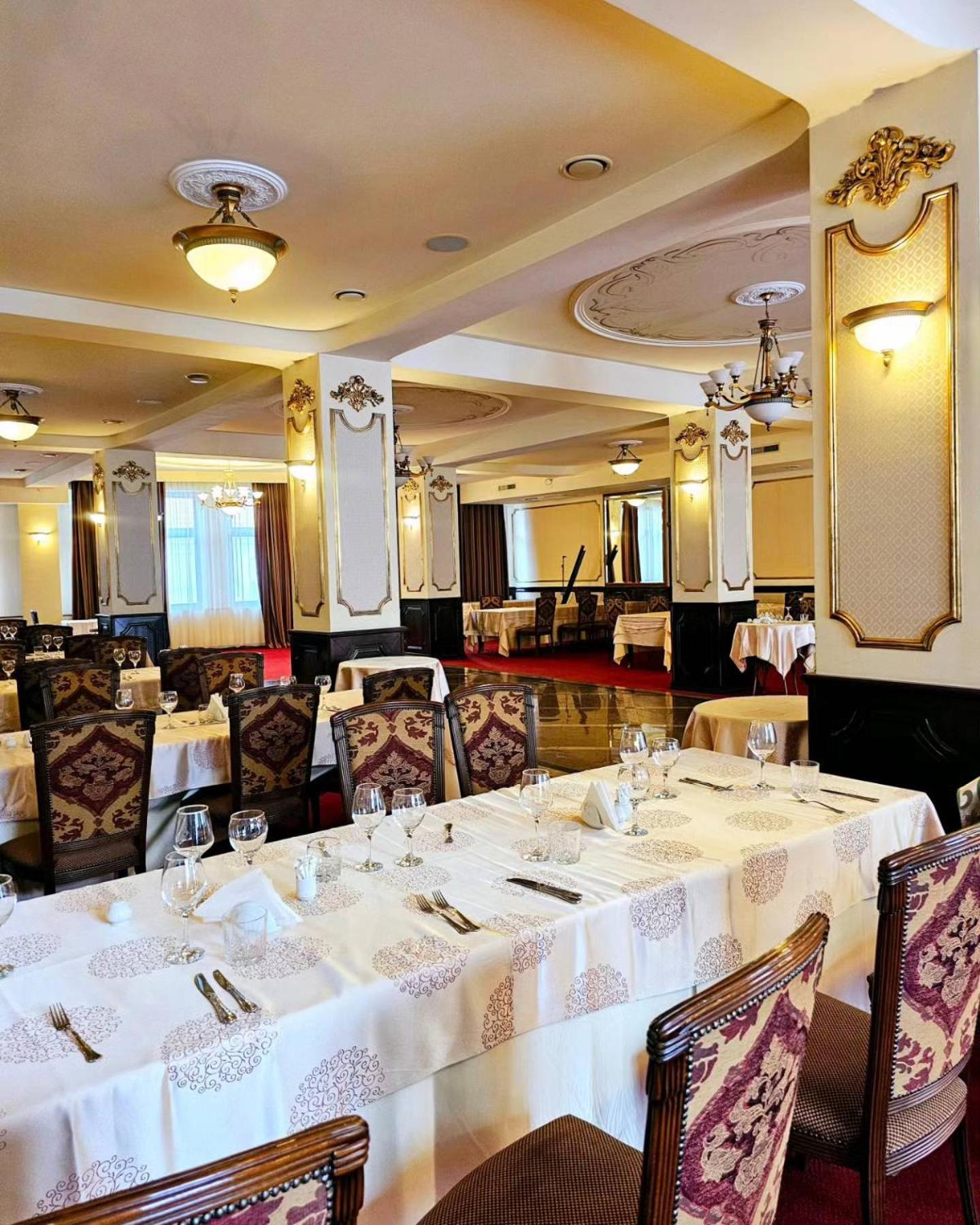 The Elite - Oradea'S Legendary Hotel Екстер'єр фото